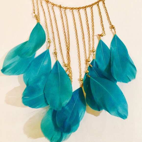 NWOT Boho Feather Necklace - Picture 2 of 2